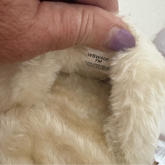 Sperry Women's Sona Slide slippers in tan faux fur. NWOB. - Picture 7 of 7